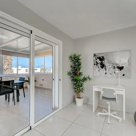 Sea View Penthouse Urbania