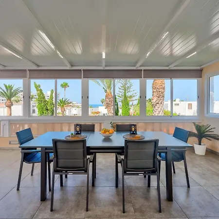 Sea View Penthouse Urbania Apartment *
