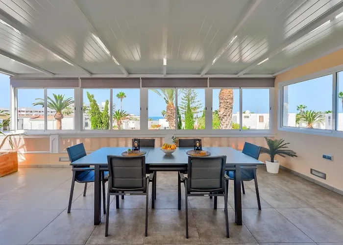 Sea View Penthouse Sunshine Urbania Apartment *